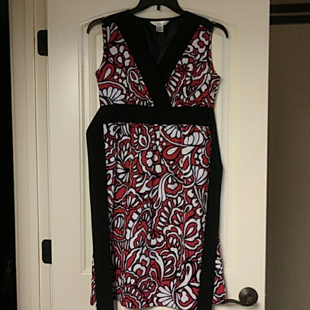 Sleeveless knee length dress